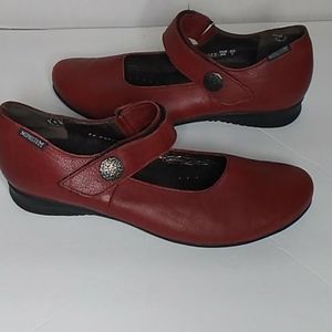 Mephisto leather air jet Mary Janes